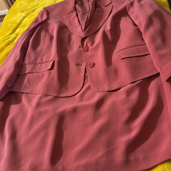 Two piece suit Jones New York size 22W.  
Shell silk, lining polyester. - Picture 3 of 3